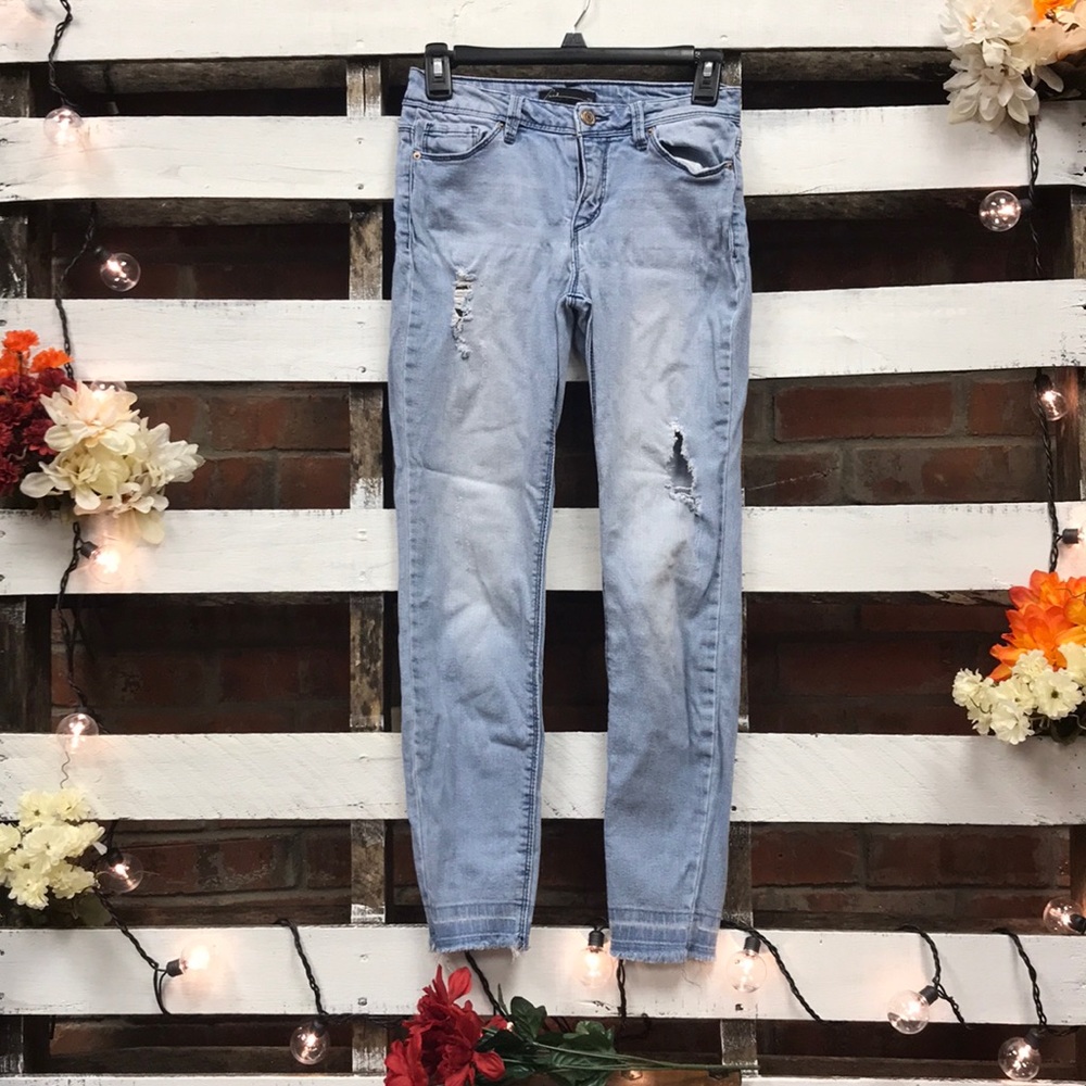 ripped jeans!!
